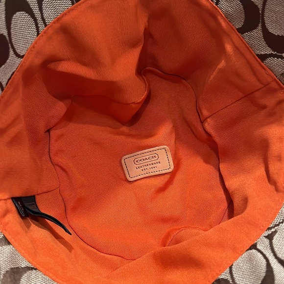 COACH Handbag and Bucket Cap bundle. Excellent Pre-Loved Condition. Authentic - Picture 13 of 16